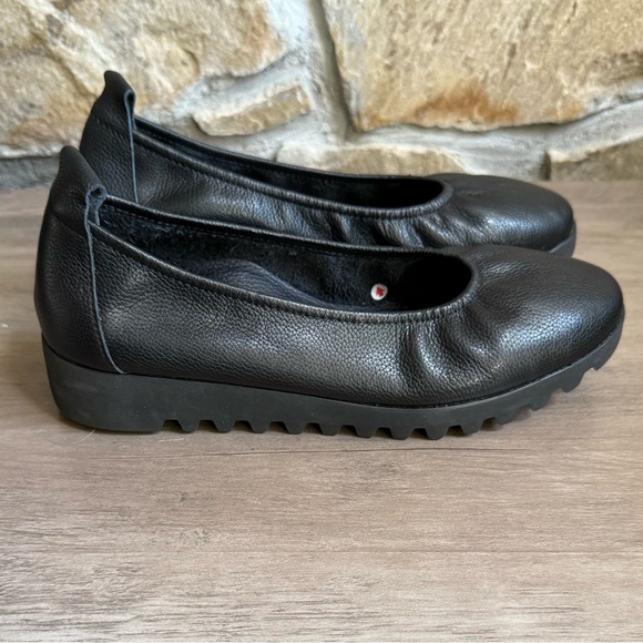 Aetrex Black Leather Brianna Ballet Flat - Picture 4 of 8